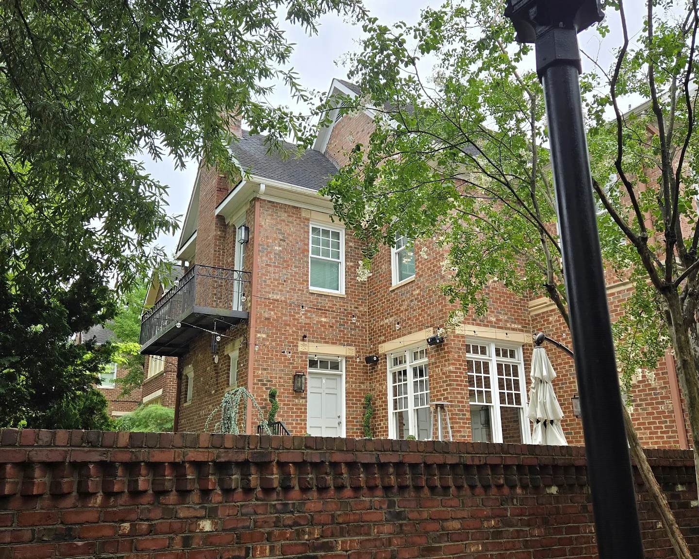 4 bed, 4.5 bath, 3850 sqft, $12,000 — Photo 2