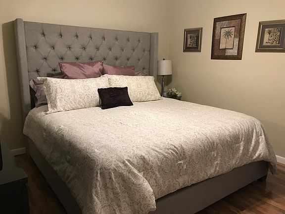 King bed in Master