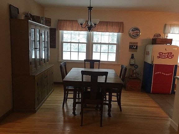 5th image of 31 Byrne Ave