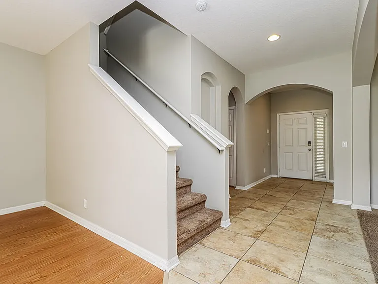 806 15th St NE — Photo 4