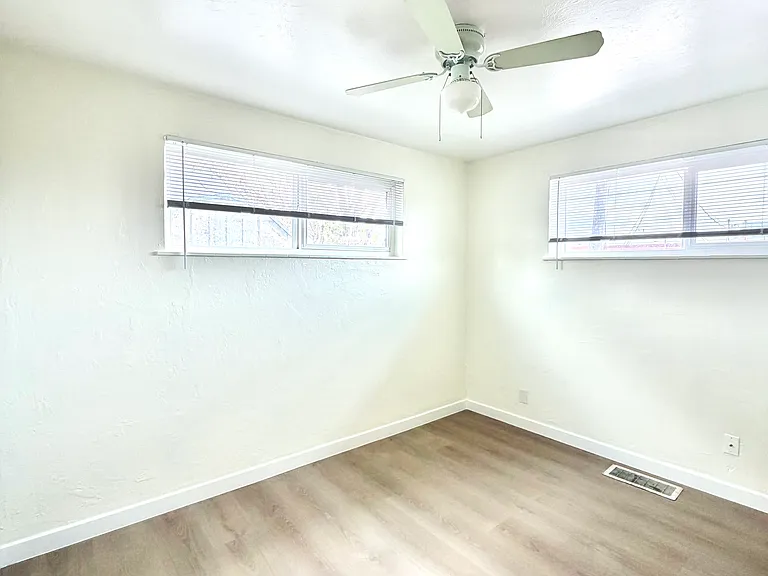 1149 Akron St #1149 — Photo 11