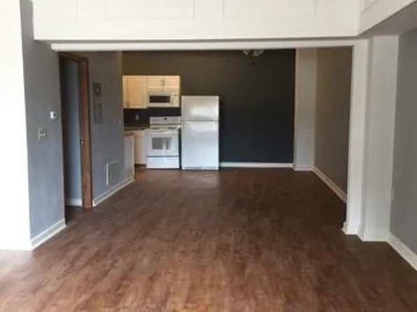 884 S Janesville St #103, Whitewater, WI 53190