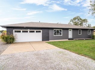 12149 N 890th St, Effingham, IL 62401