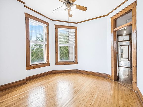 5th image of 3912 N Lincoln Ave #3