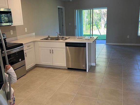 3rd image of 3086 Gillot Blvd