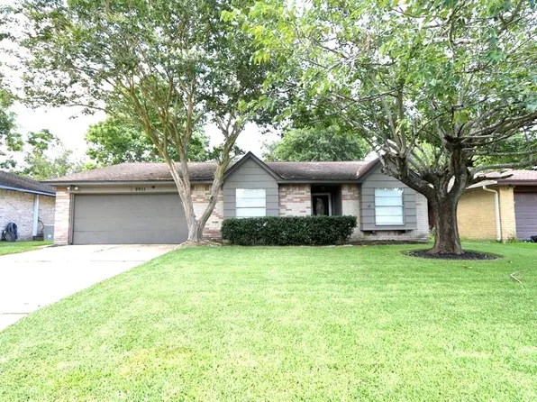 9911 Hummingbird Street, La Porte, TX 77571
