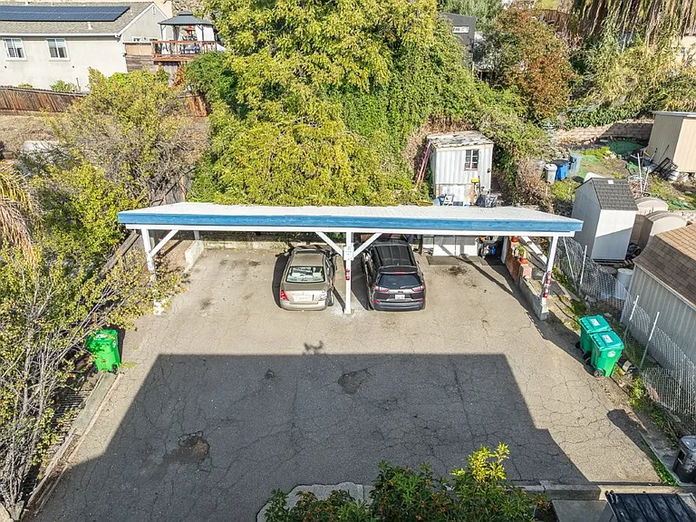 16526 Los Banos St #16526 — Photo 2