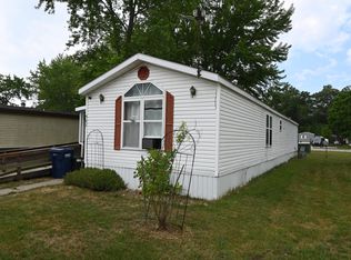 587 S Harvest Ln, Muskegon, MI