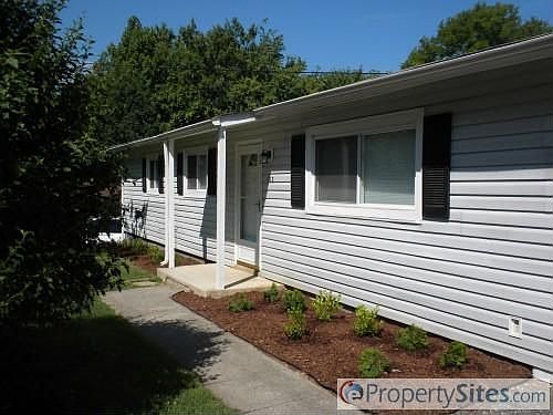 2nd image of 103 Forestview Cir