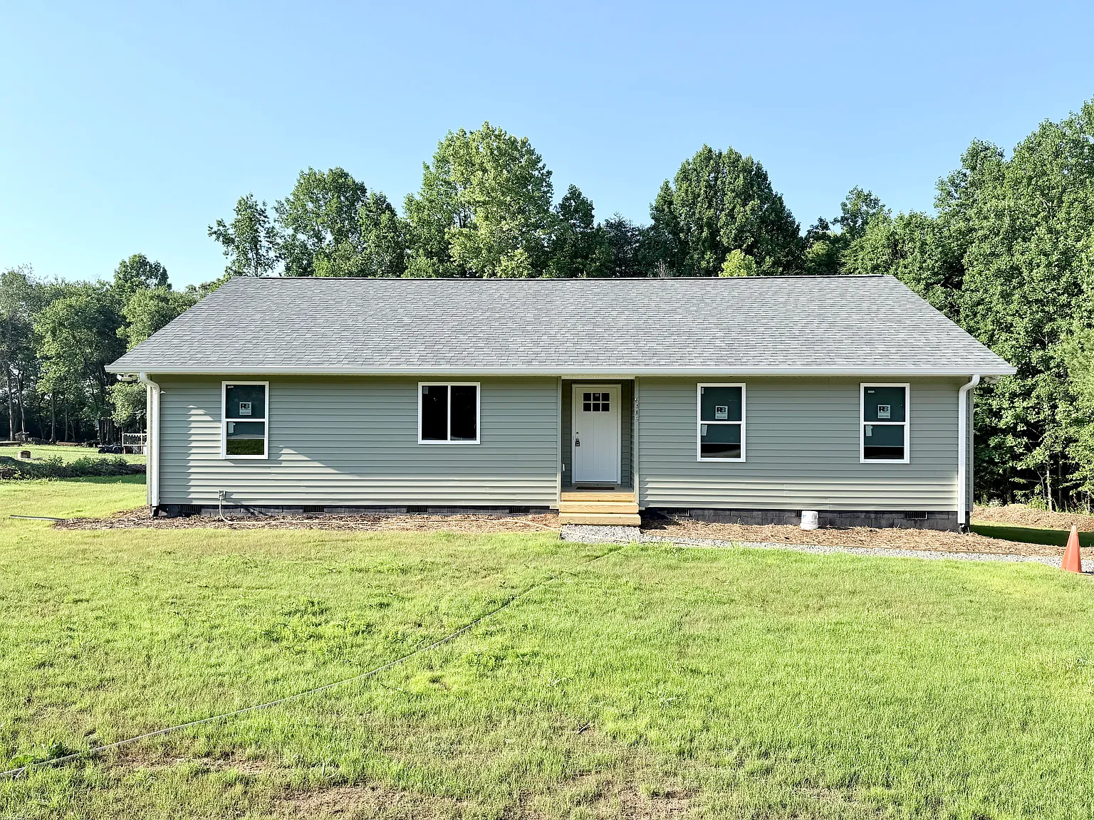 3 bed, 1600 sqft, $1,975 — Photo 1