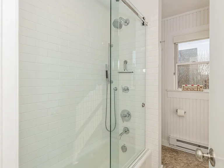 33 Hoppin Ave — Photo 18