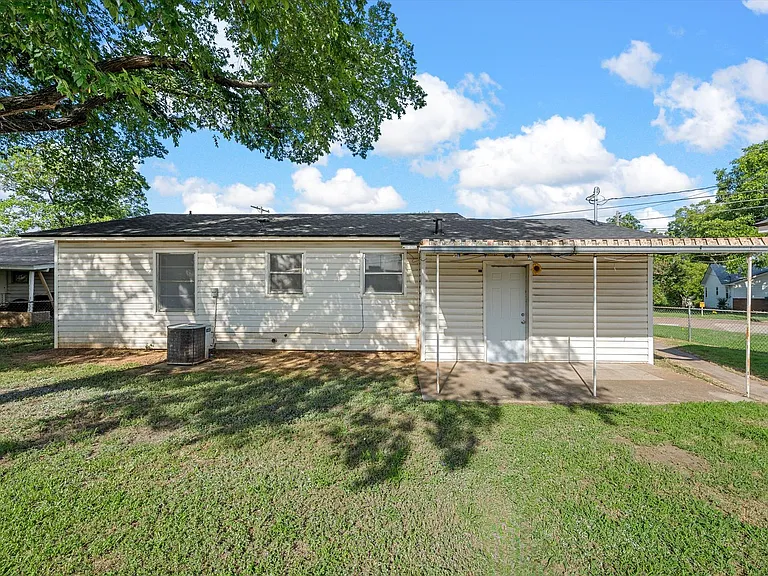 817 N Patricia St — Photo 11