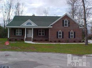 120 Bellowing Doe Ct, Hampstead, NC 28443