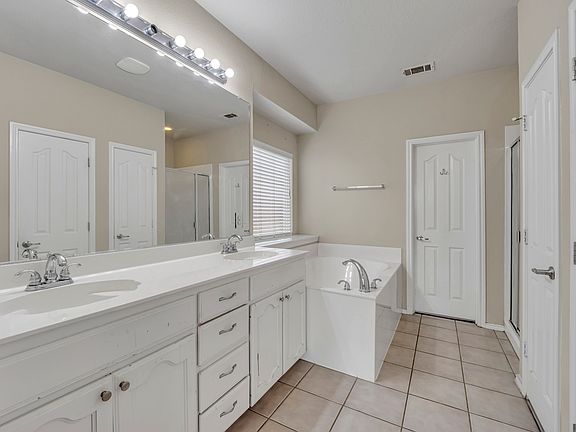 5th image of 3805 Old Richwood Ln