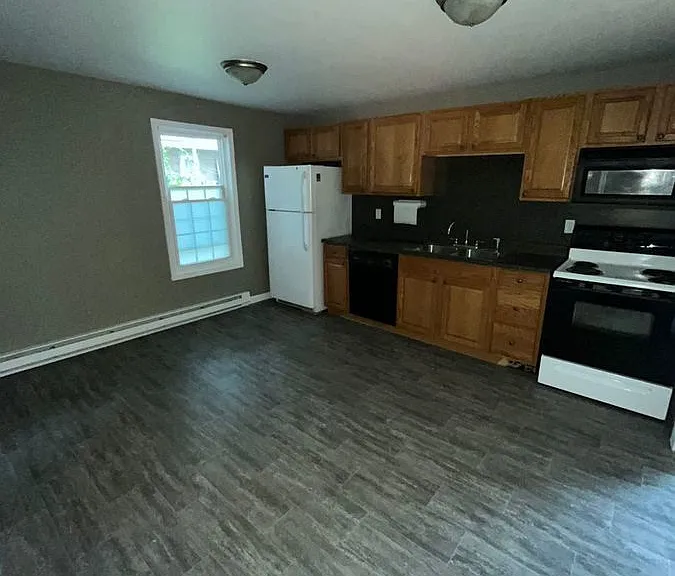 302-304 W Abbott St #304-A — Photo 4