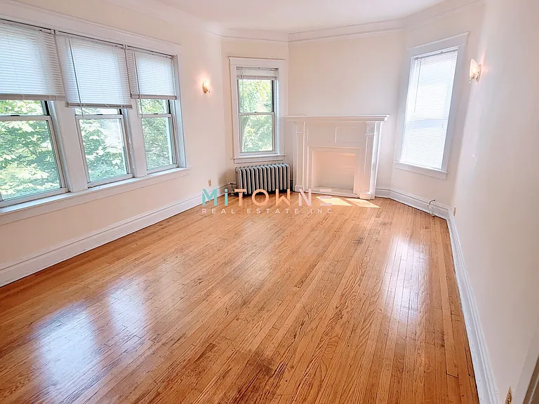 6970 Sheridan — Photo 2