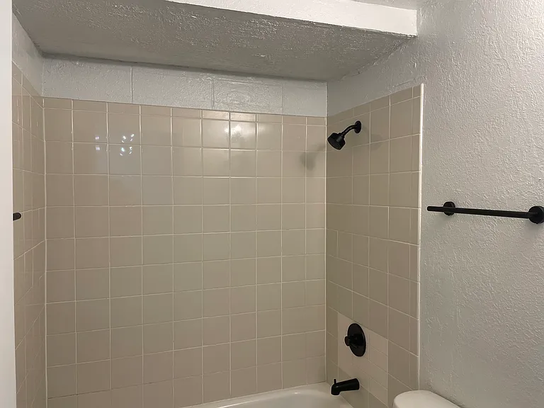 Remodeled, Top End UNM Area Studio Apts. in Great Community — Photo 10