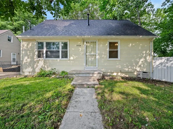 1934 24th St, Des Moines, IA 50310