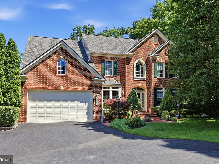5767 Bush Hill Dr — Photo 1