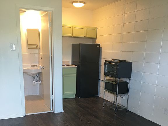 5th image of 500 Elmwood Pl APT 6