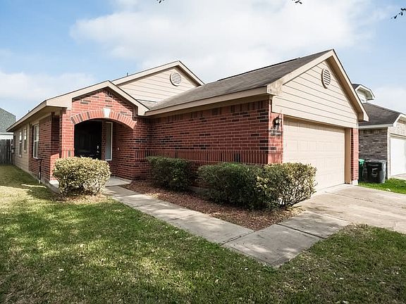2nd image of 827 Blanchard Hill Ln