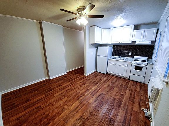 3rd image of 127 Virginia Ave Unit 1