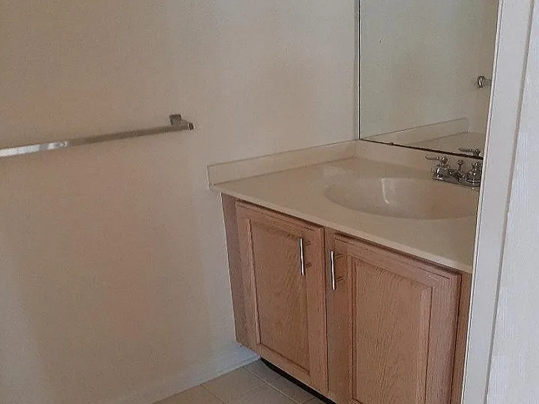 52 Westminster Dr — Photo 26