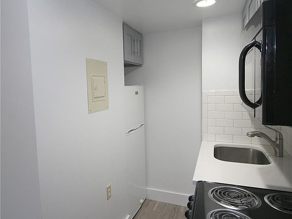 3rd image of 60 Strawberry Hill Ave Unit 308