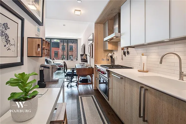 Rented by Warburg | media 20