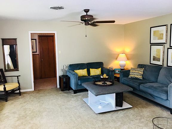 4th image of 909 Circle Dr