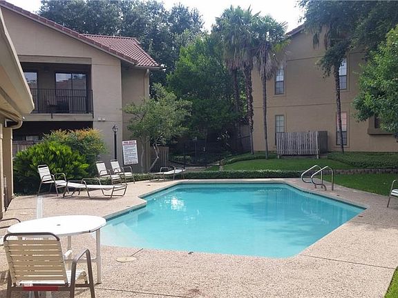 4th image of 1202 Thorpe Ln APT 214