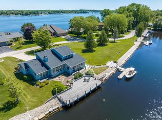 615 E Vine Ct, Sturgeon Bay, WI 54235