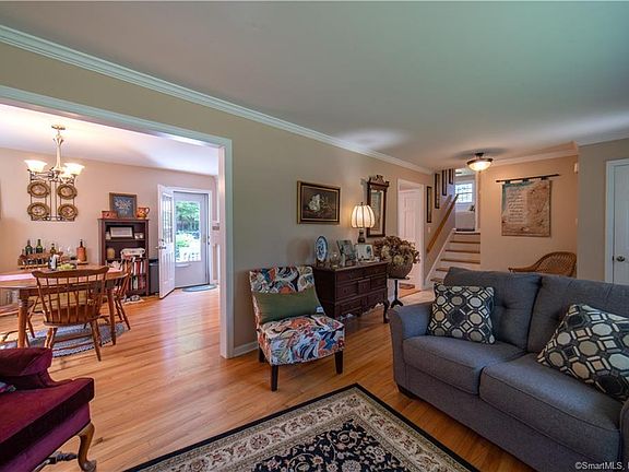4th image of 62 Wedgewood Dr