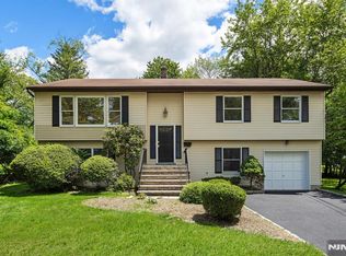 80 Riverdale St, Hillsdale, NJ 07642