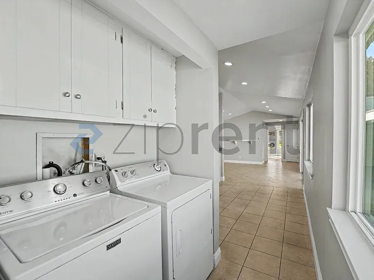 1834 Club Dr — Photo 13
