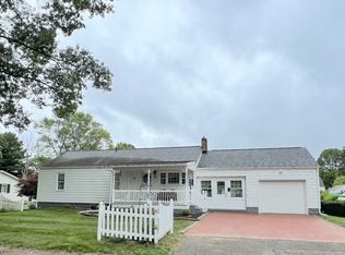 462 4th St NE, New Philadelphia, OH 44663