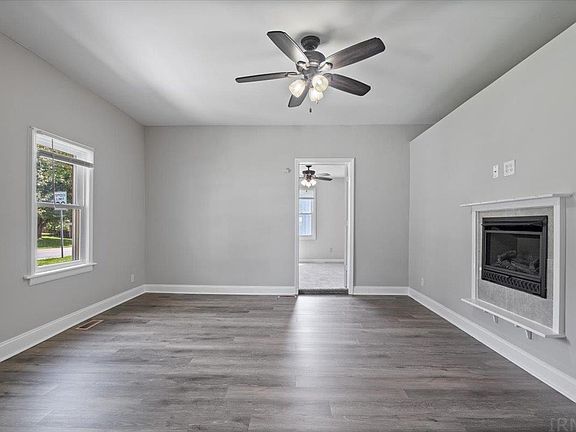 3rd image of 204 N 1st St