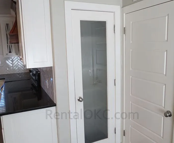 5320 N Drexel Blvd — Photo 5