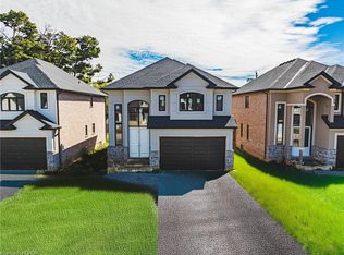 60 Cesar Pl, Hamilton, ON L9G 0G3