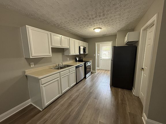 3rd image of 273 Westchester Cir #1