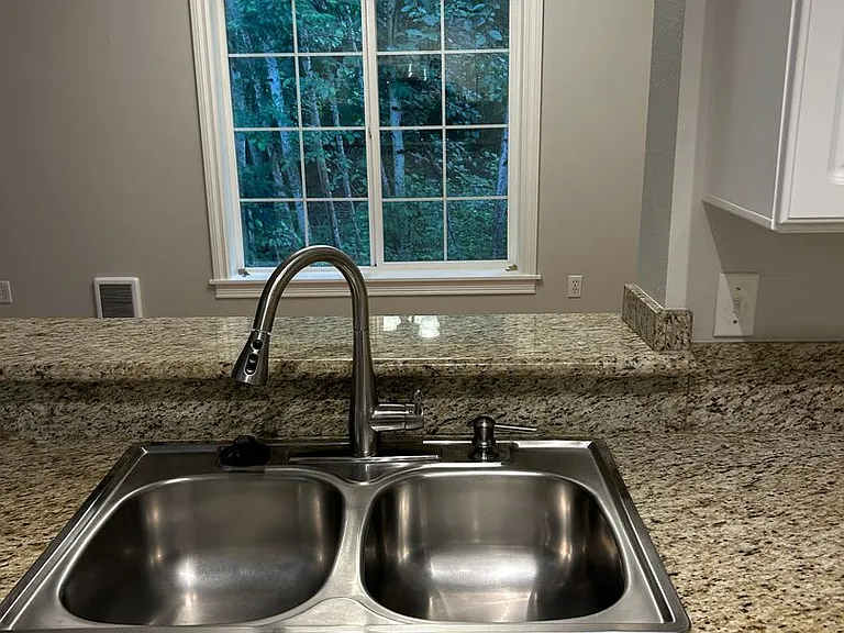 801 Rainier Ave N #B309 — Photo 15