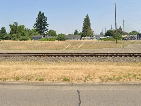 119 N Pacific Hwy, Woodburn, OR 97071