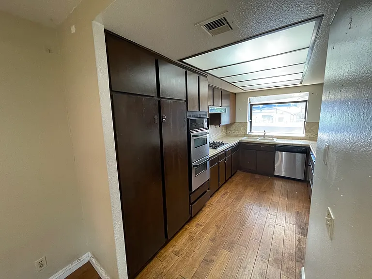 900 W Sierra Madre Ave #33 — Photo 9