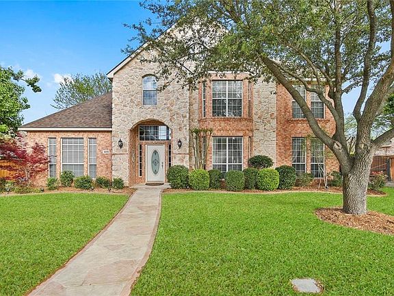 3rd image of 3205 Normandy Dr