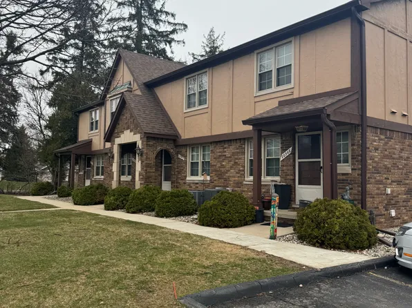 20978 Taft Rd, Northville, MI 48167
