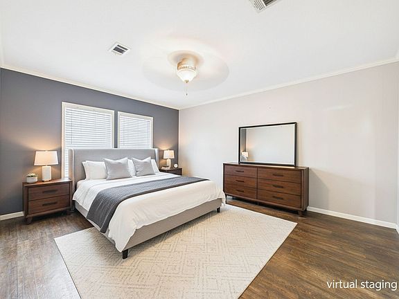 4th image of 226 Watermark Dr