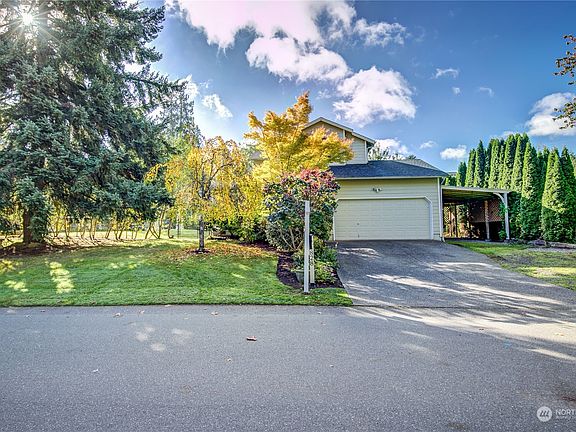 2nd image of 24828 Hillbend Lane NE