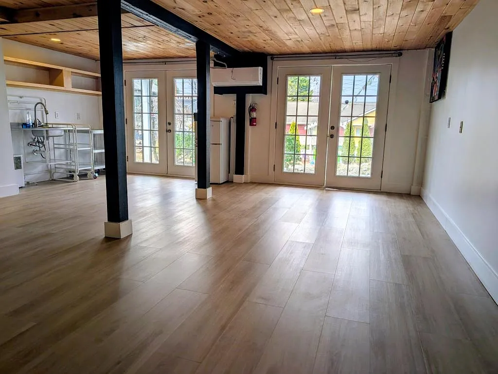 306 Davis St — Photo 4