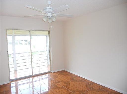 2nd image of 302 Markham #302