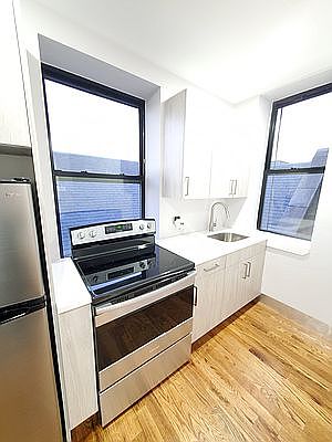 3rd image of 180 Underhill Ave #2H
